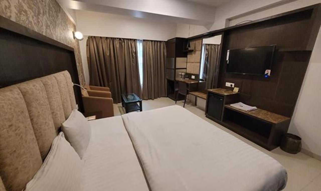 Fabhotel Prime Sapphire Regency Vadodara Exterior photo